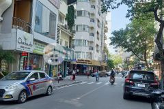 Bán nhà mặt phố 7 tầng bà triệu,hoàn kiếm dt68m2 mt5.3m doanh thu cao gía41.9 tỷ lh0966148588