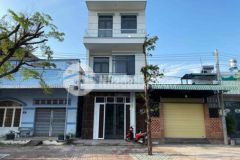 Nhà mặt tiền chính chủ giữa tt long điền