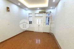 Nhà phân lô đầm trấu 32m x 6 tầng kinh doanh ô