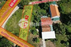 Chủ đất gồng lãi ngân hàng hết nổi hạ giá kịch