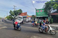 Nhà mt đg trần hưng đạo dĩ an kinh doanh sầm uất