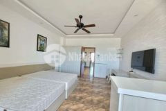 Bám tòa căn hộ sát bãi tắm sơn thủy giá sập