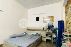 Lạc long quân 40m2,,5 tầng 5x 8, chỉ 4.5 tỷ, 2 mặt hẻm cực thoáng.