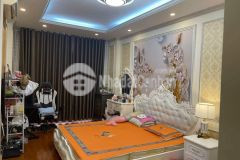 Cần bán gấp nhà ái mộ long biên ô tô trường học hồ bệnh viện 69m2 giá 6.7 tỷ.