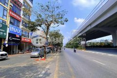 Bán nhà 4 tầng mặt phố phạm văn đồng, lô góc, vỉa hè rộng, kinh doanh tốt, giá 14.4 tỷ.