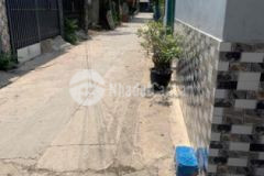 Nhà hẻm lớn xe tải 1 lầu căn góc thoáng sạch sẽ