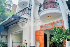 Nhà 3 tầng hẻm xe hơi sát mặt tiền tỉnh lộ 10 giáp quận 6 49m2 4 tỷ