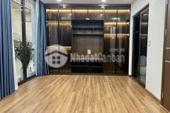 Quận long biên thang máy kd, 2 ô tô đỗ cửa vào nhà rất nhiều tiện ích