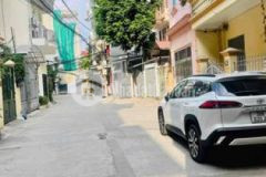 Bán nhà gần lê trọng tấn oto vào nhà thang máy