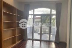 Bán nhà mới xây q4 2mt hẻm ba gác 56m giảm sâu