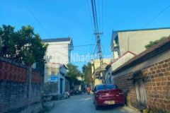 Đườngoto tránh nhau chỉ 1 1t ngay gần ql6 chỉ 100m