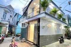 Bán nhà căn góc 2 mặt tiền hẻm xe hơi