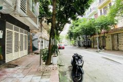 Chủ nhờ bán nhà riêng phân lô hoàng quốc việt cạnh trường học viện kỹ thuật quân sự 2 ô tô tránh