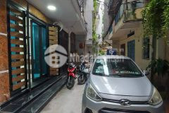 Nhỉnh 5 tỷ lõi đống đa ô tô đỗ cửa trung tâm tiện ích thông khắp ngả sổ đỏ vuông vức khu vực