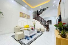 Bán nhà cầu giấy 4 ngủ full nội thất gần bãi ô tô