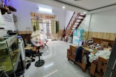 Bán nhà trung tâm tran cao vân gần đuờng chính