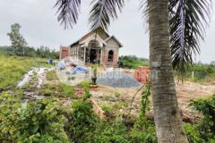 Đất vườn xung quanh điện nước đầy đủ