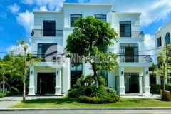 Chính chủ bán gấp căn btsl b10 ngay cổng chính. giá 6ty chịu lỗ 800 triệu