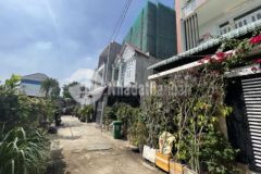 Đất hẻm 5m cách nhựa 20m ngay trường chợ đông hoà