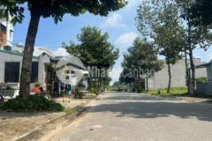 Chị trang bán đất đườg 51thủ dầu một 100m2 sổ hồng