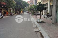 Cần bán nhà phố hồ kinh doanh nhỏ được ngay.