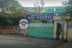 Nhà lò siêu ngang 4m chỉ 5tỷ tl tốt