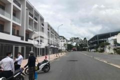 Bán nhà mặt tiền 30m 100m2 4 tầng tại trà vinh