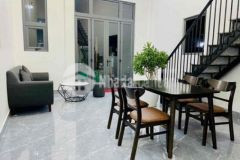 Nhà gác lửng khu vực cao ráo đường lịch đợi