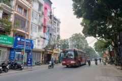 Bán nhàxã đàn2 lexus 7 chỗ vào nhà rẻ hơn tt 950tr