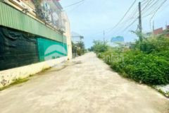 Đất chiết bị đường ô tô ngang 8 5m