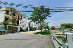 Chính chủ góc 2 mt apđ chợ vườn lài