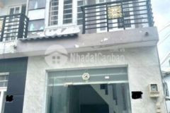 Bán nhà sổ chung mặt tiền đường nhựa đẹp