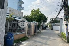 Nhà ngộp đường số 4 trường thọ. dt 100m2 ngang 5m, hẻm xe tải rộng 6m. 4 tỷ 100