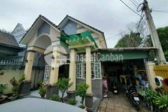 Nhà đang cho thuê cần bán nhanh tặng nội thất