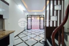 Nhà phúc lợi 31m2 5tầng giá 3 32 tỷ oto đỗ cửa