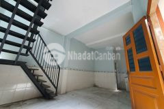 Hiếm. nhà nhỏ 2.2 tỷ ngay chợ thủ đức. dt 28m2 hoàn công 2 tầng