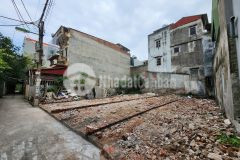 Bán đất ngã ba ngọc hồi sát bv nông nghiêp 50m2 mặt tiền 4m chỉ 1,8m