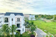 Nhà ven sông liền kề ngay trung tâm thành phố