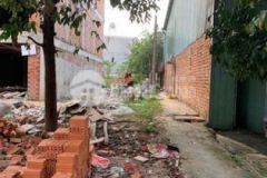 Vỡ nợ ra gấp lô đất đang xây dựng giá ngộp