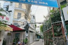 Xe hơi đậu trước nhà giá mềm so vs khu vực