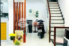 Bán gấp nhà 1t 1l ngay đ. bông sao p.5 q.8 hcm