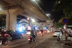 Mặt phố, lô góc, vỉa hè, vị trí đẹp, kinh doanh phố hào nam, đống đa. 0911554873.