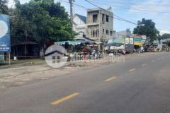 5x20 lô góc 2 mặt tiền giá ngộp gần chợ ubnd xã