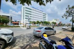 Nền đối diện đại học công nghệ đường nguyễn văn cừ