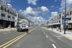 Đất nền thăng long 2 hàng ngộp