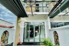 Bán nhà mới 2 tầng trtp huế 3pn có gara ô tô