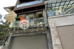 Cần bán nhà mới vào ở luôn bồ đề, long biên 60m2 x 7 tầng, 5m mt, thang máy, kinh doanh.