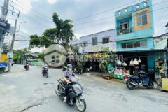 Nhà mặt tiền 1 trệt 1 lửng 1 lầu sân sầm uất