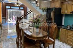 Nhà nở hậu xe hơi ngủ trong nhà 4 tầng 73m2