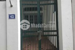 Nhà gần cầu long biên cách phố cổ 5 đi xe